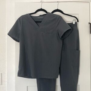 Mandala Women’s Small Scrub Top Small Scrub Jogger Bottom Pewter (Gray)